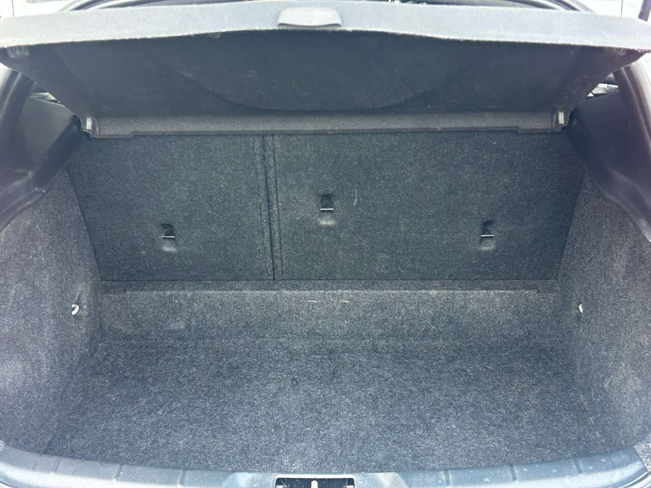 2018 VOLVO V40 2018 VOLVO V40