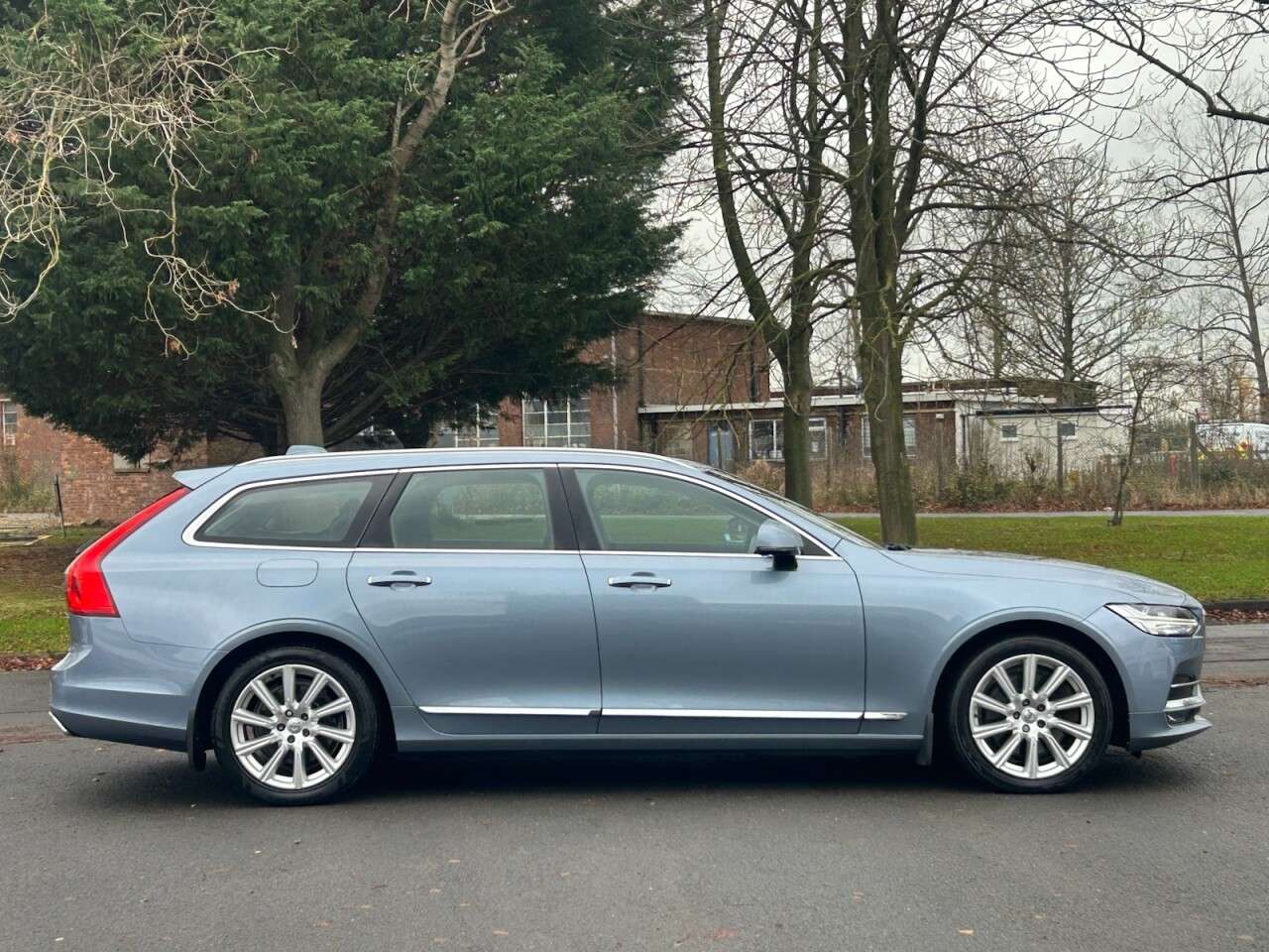 2016 VOLVO V90 2016 VOLVO V90