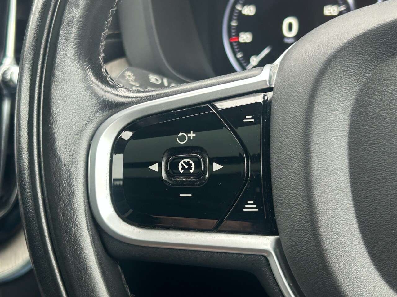 2018 VOLVO XC60 2018 VOLVO XC60