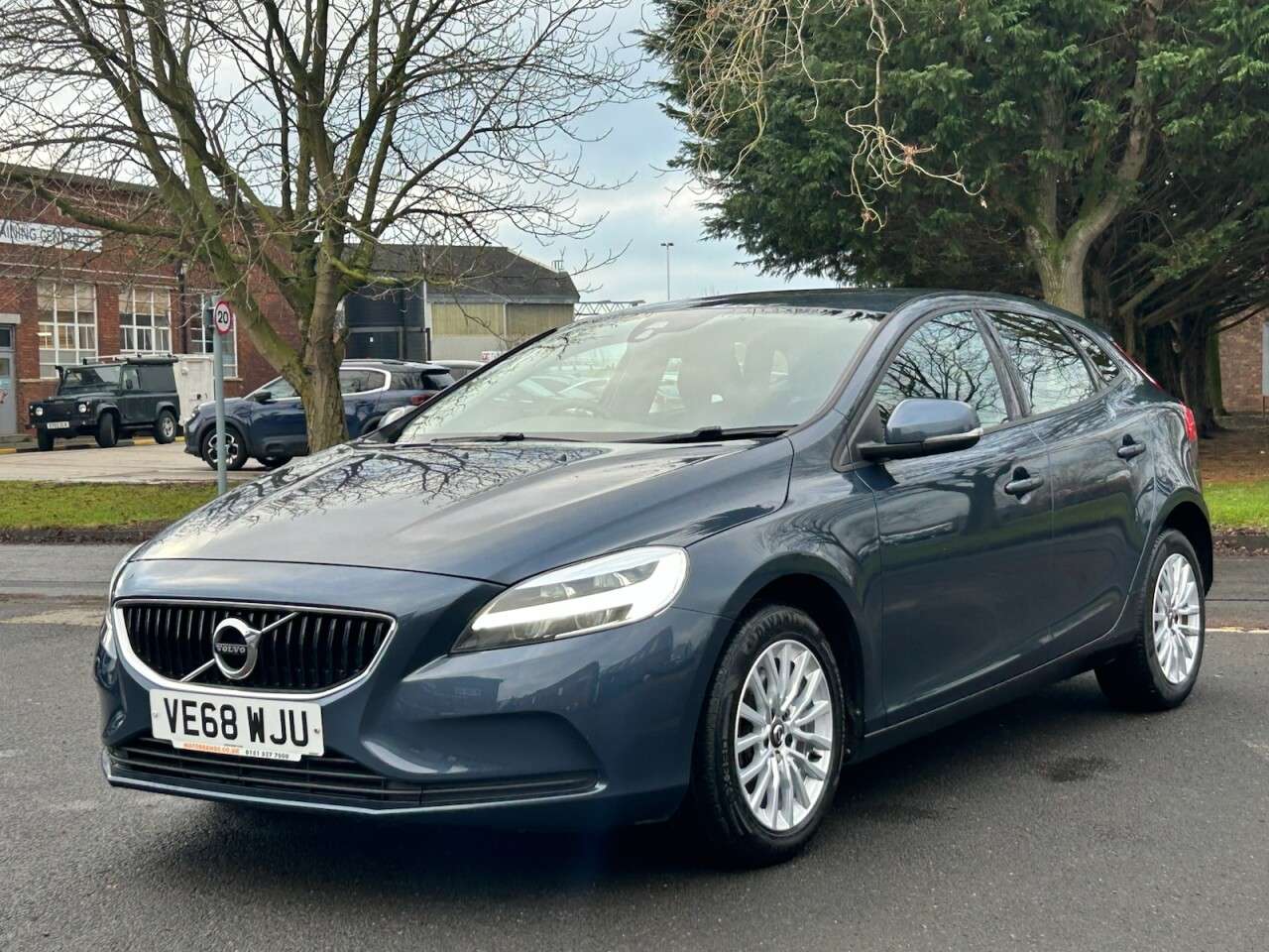 2018 VOLVO V40 2018 VOLVO V40