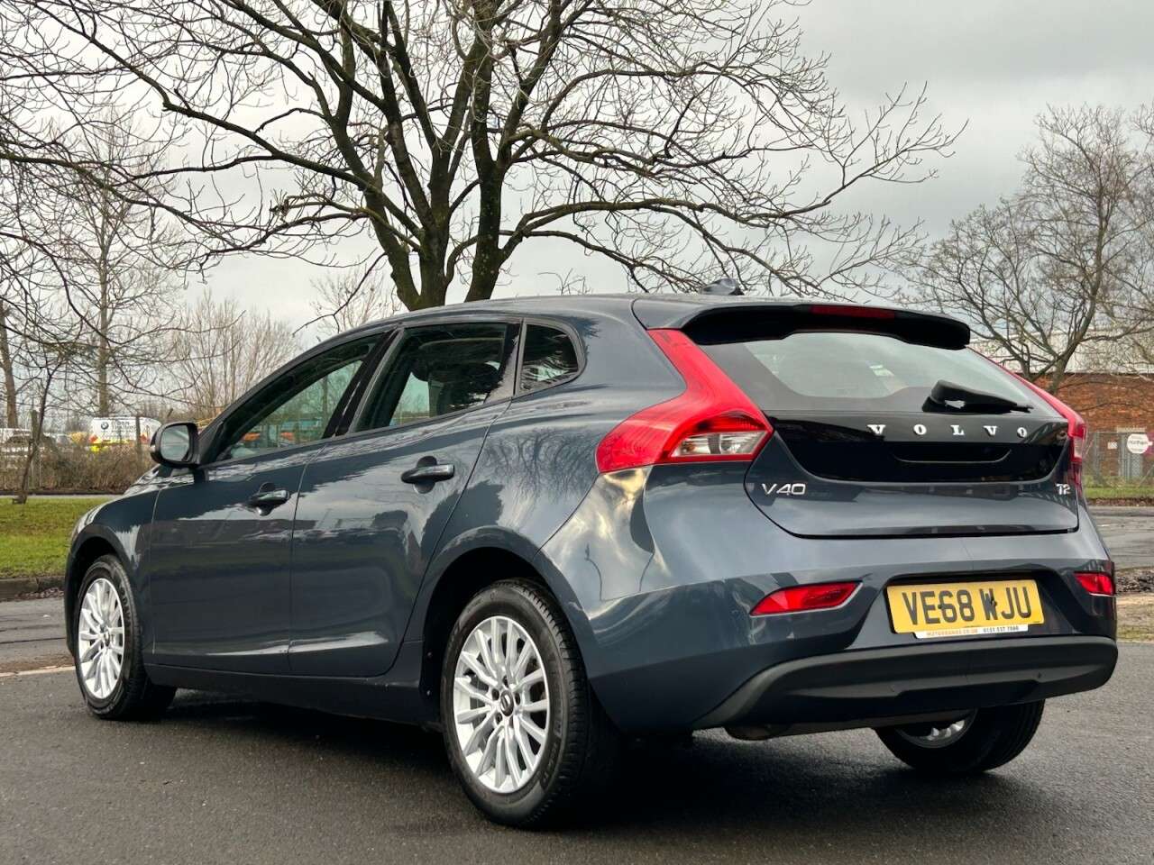 2018 VOLVO V40 2018 VOLVO V40