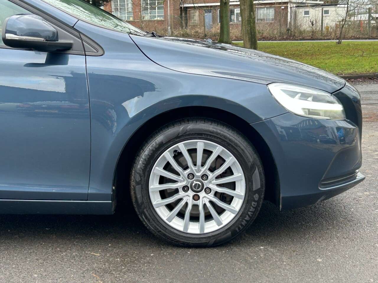 2018 VOLVO V40 2018 VOLVO V40