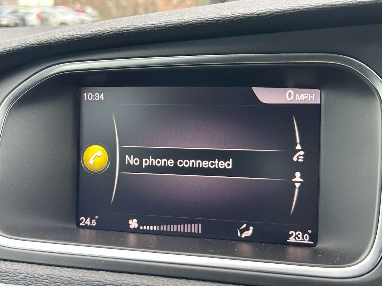 2018 VOLVO V40 2018 VOLVO V40