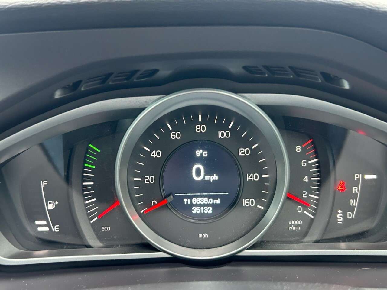 2018 VOLVO V40 2018 VOLVO V40