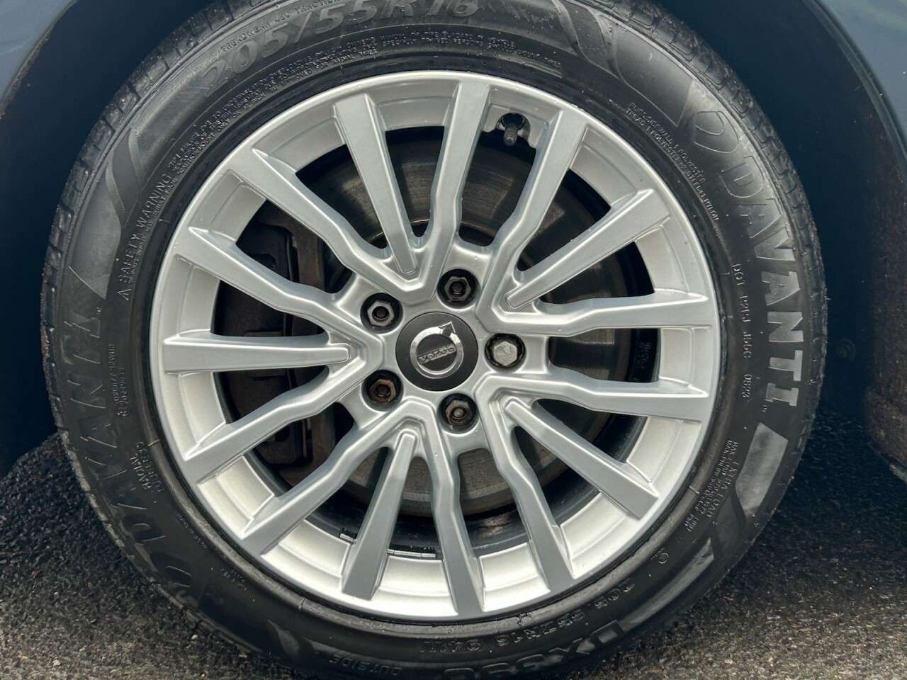 2018 VOLVO V40 2018 VOLVO V40