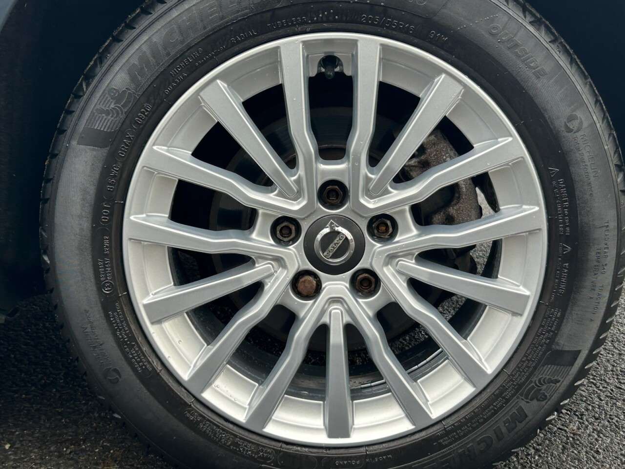 2018 VOLVO V40 2018 VOLVO V40