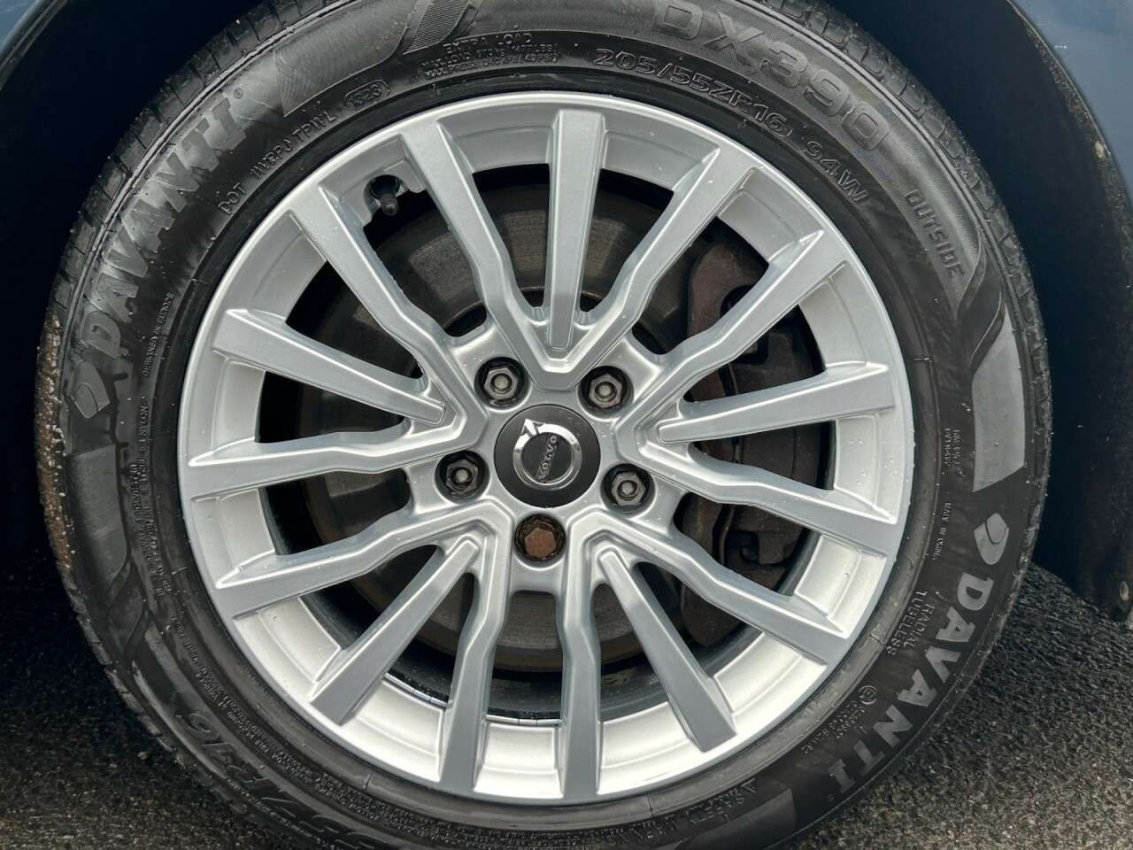 2018 VOLVO V40 2018 VOLVO V40