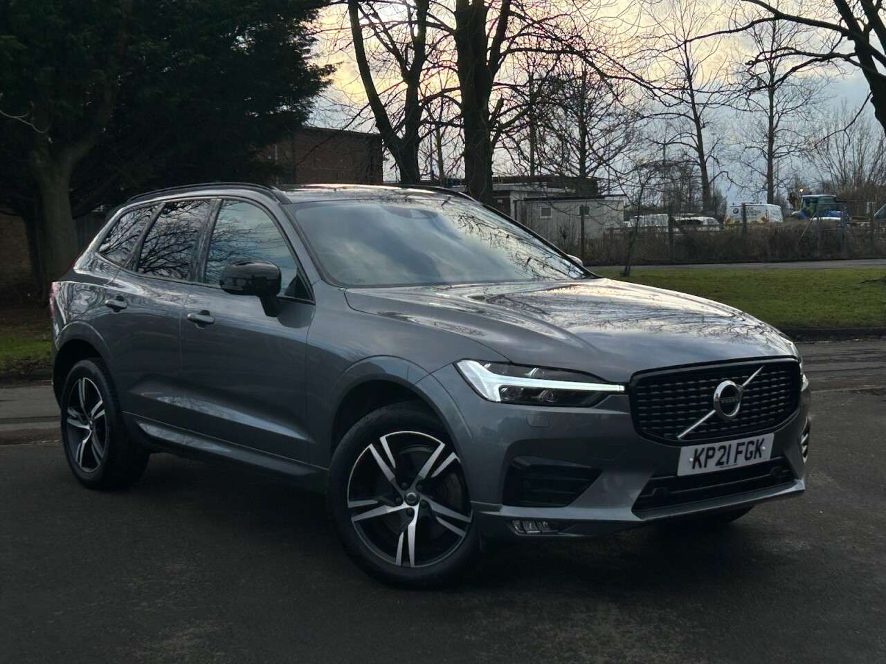 A 2021 VOLVO XC60 2.0 B4 MHEV R-Design SUV 5dr Diesel Hybrid Auto Euro 6 (s/s) (197 ps) MOT 2 A 2021 VOLVO XC60 2.0 B4 MHEV R-Design SUV 5dr Diesel Hybrid Auto Euro 6 (s/s) (197 ps) MOT 2