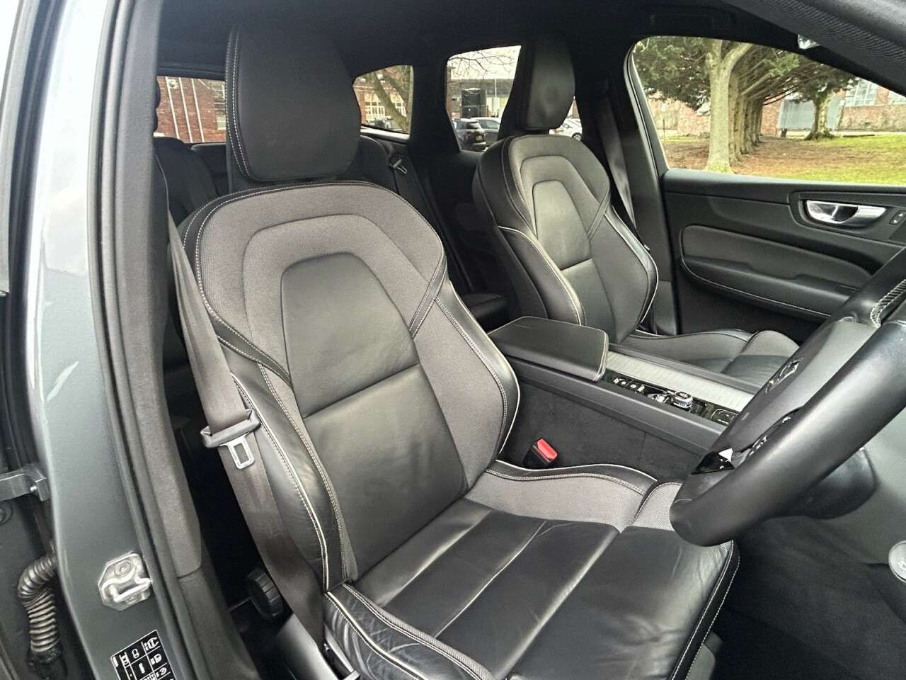 2021 VOLVO XC60 2021 VOLVO XC60