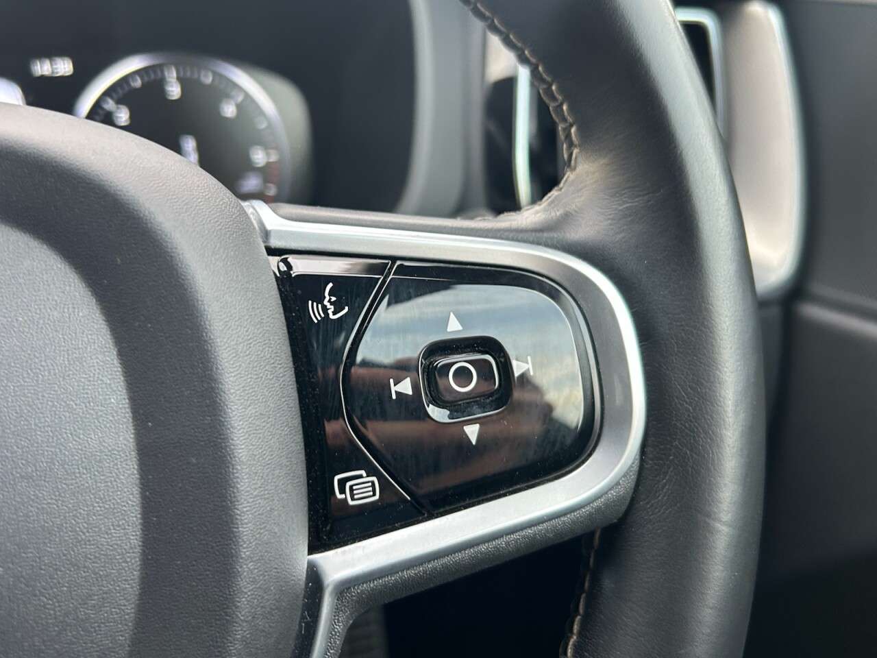 2021 VOLVO XC60 2021 VOLVO XC60