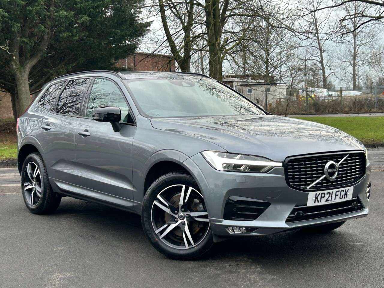 A 2021 VOLVO XC60 2.0 B4 MHEV R-Design SUV 5dr Diesel Hybrid Auto Euro 6 (s/s) (197 ps) MOT 2 A 2021 VOLVO XC60 2.0 B4 MHEV R-Design SUV 5dr Diesel Hybrid Auto Euro 6 (s/s) (197 ps) MOT 2