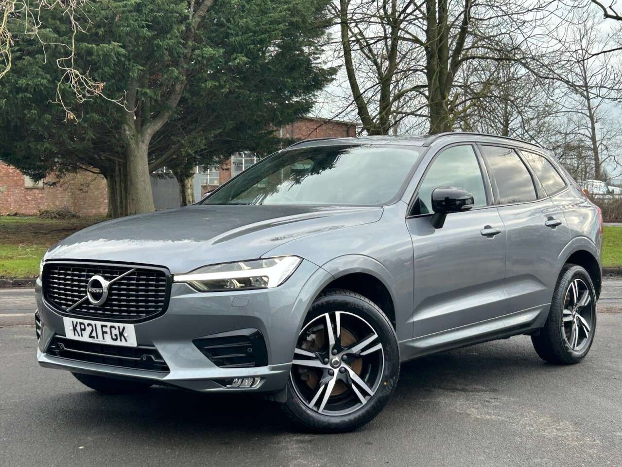 A 2021 VOLVO XC60 2.0 B4 MHEV R-Design SUV 5dr Diesel Hybrid Auto Euro 6 (s/s) (197 ps) MOT 2 A 2021 VOLVO XC60 2.0 B4 MHEV R-Design SUV 5dr Diesel Hybrid Auto Euro 6 (s/s) (197 ps) MOT 2