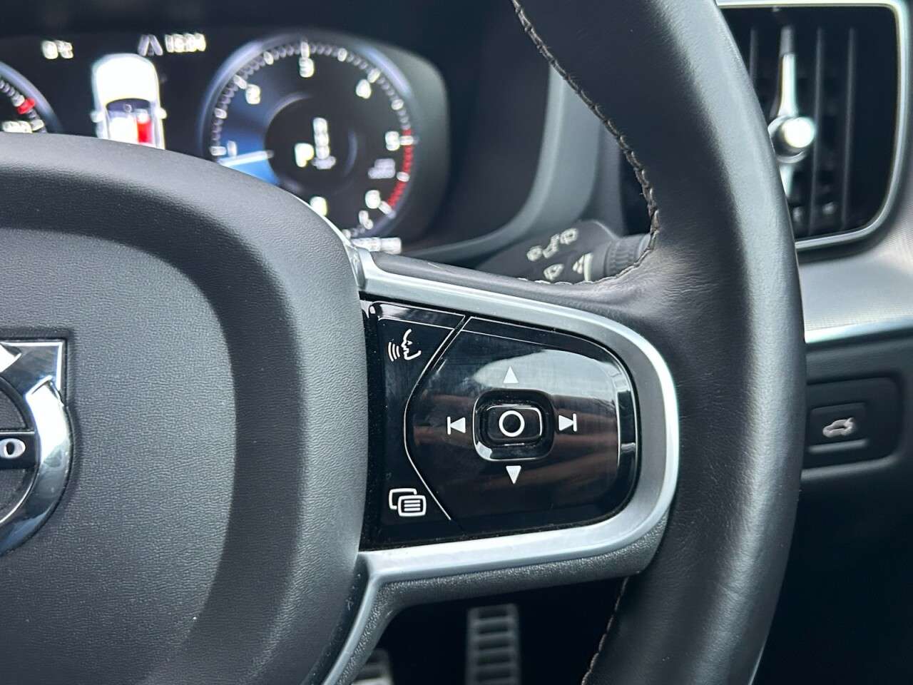 2021 VOLVO XC60 2021 VOLVO XC60