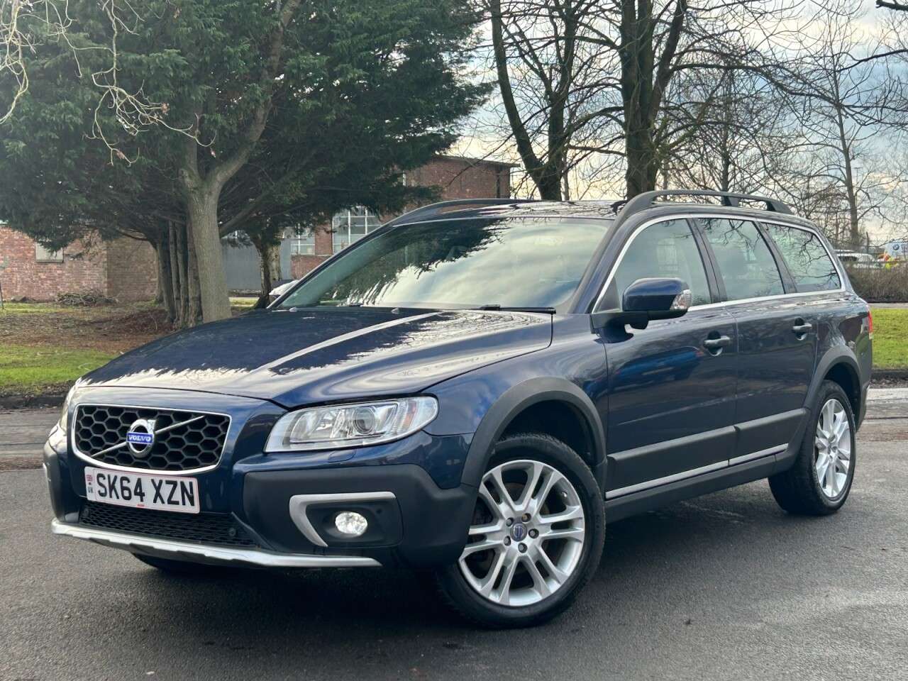 A 2014 VOLVO XC70 2.4 D5 SE Lux Estate 5dr Diesel Geartronic AWD Euro 5 (215 ps) 2 KEYS, TIMI A 2014 VOLVO XC70 2.4 D5 SE Lux Estate 5dr Diesel Geartronic AWD Euro 5 (215 ps) 2 KEYS, TIMI