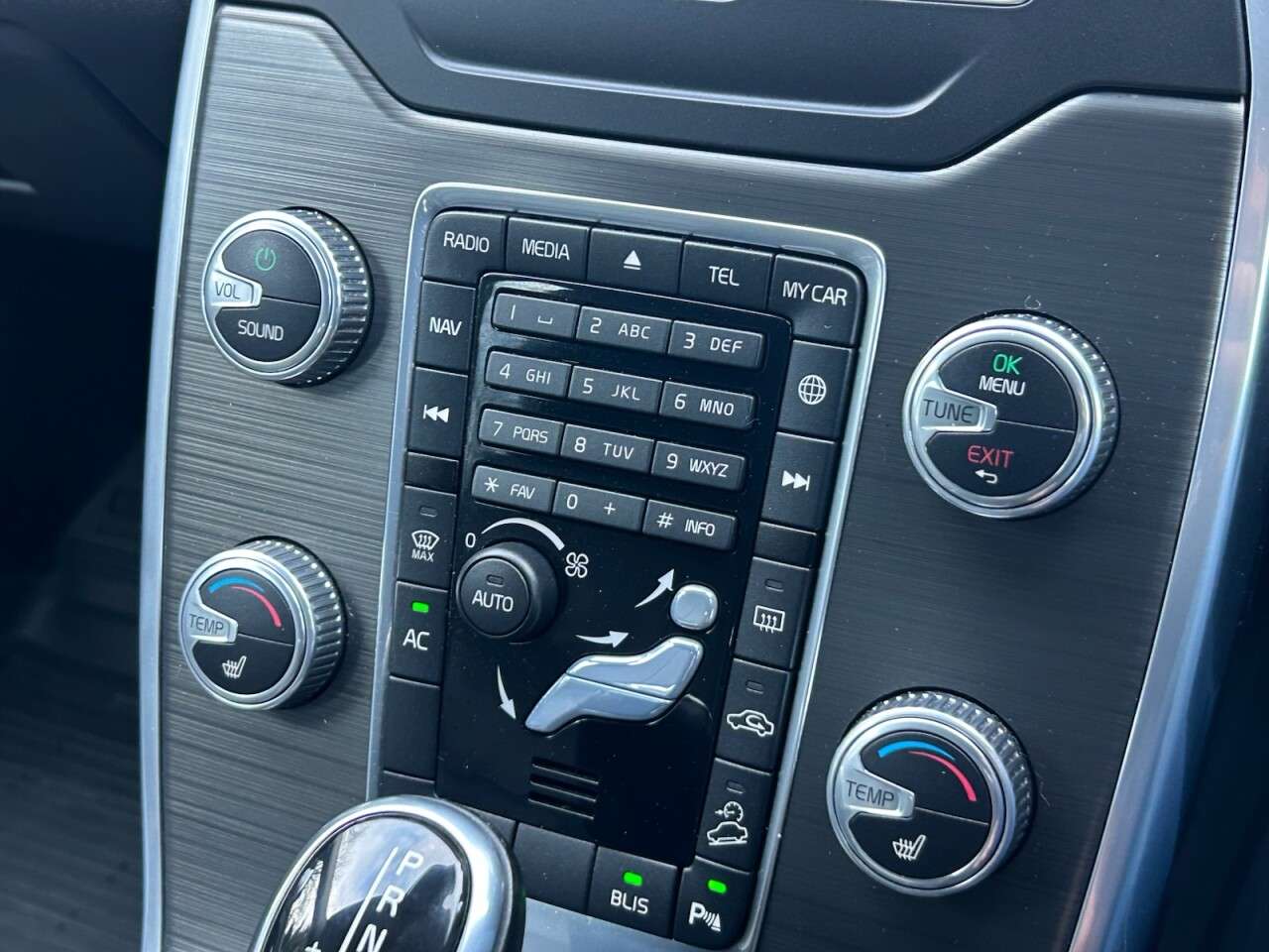 2014 VOLVO XC70 2014 VOLVO XC70