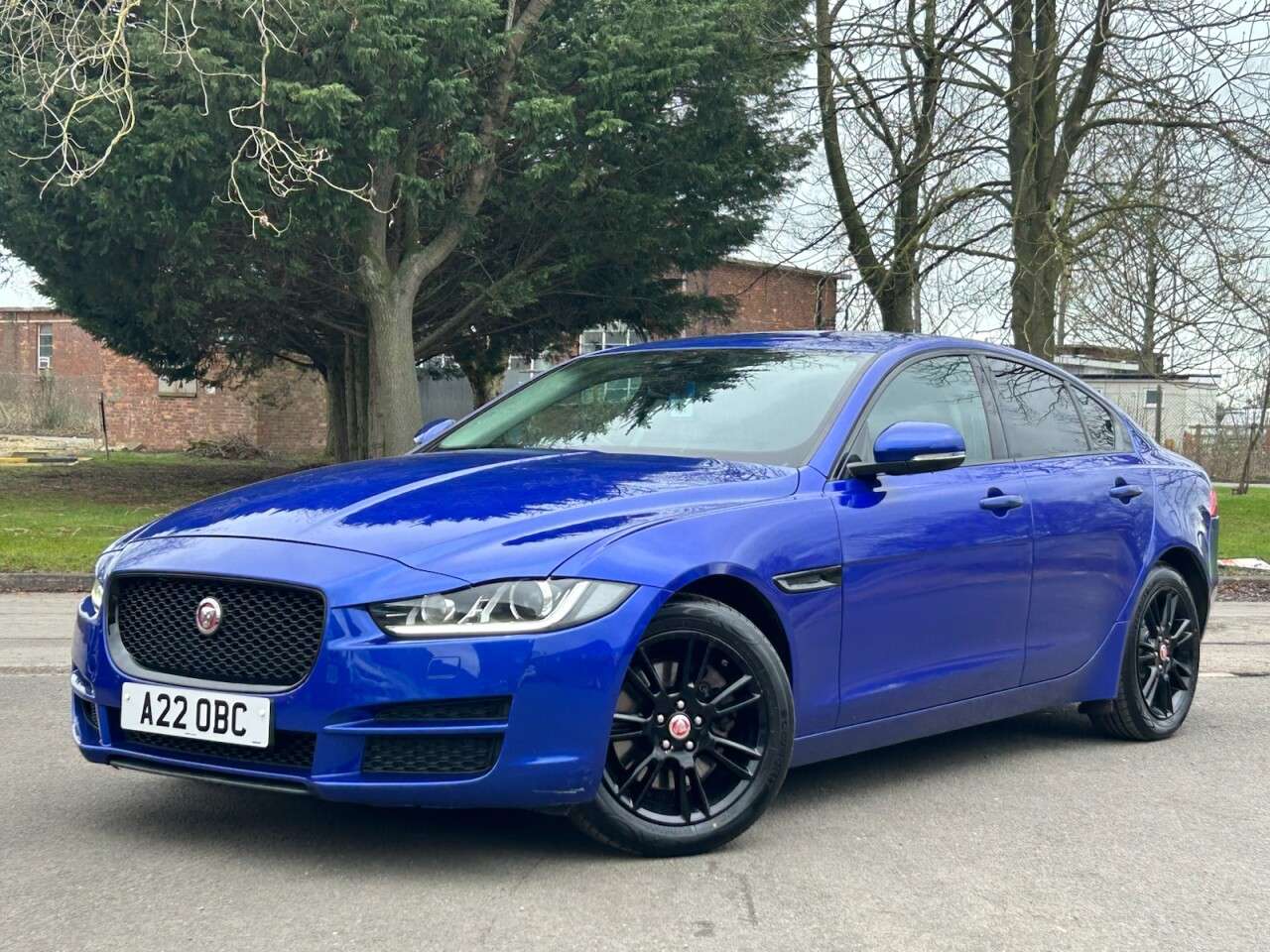 A 2017 JAGUAR XE 2.0d Prestige Saloon 4dr Diesel Auto Euro 6 (s/s) (180 ps) A 2017 JAGUAR XE 2.0d Prestige Saloon 4dr Diesel Auto Euro 6 (s/s) (180 ps)