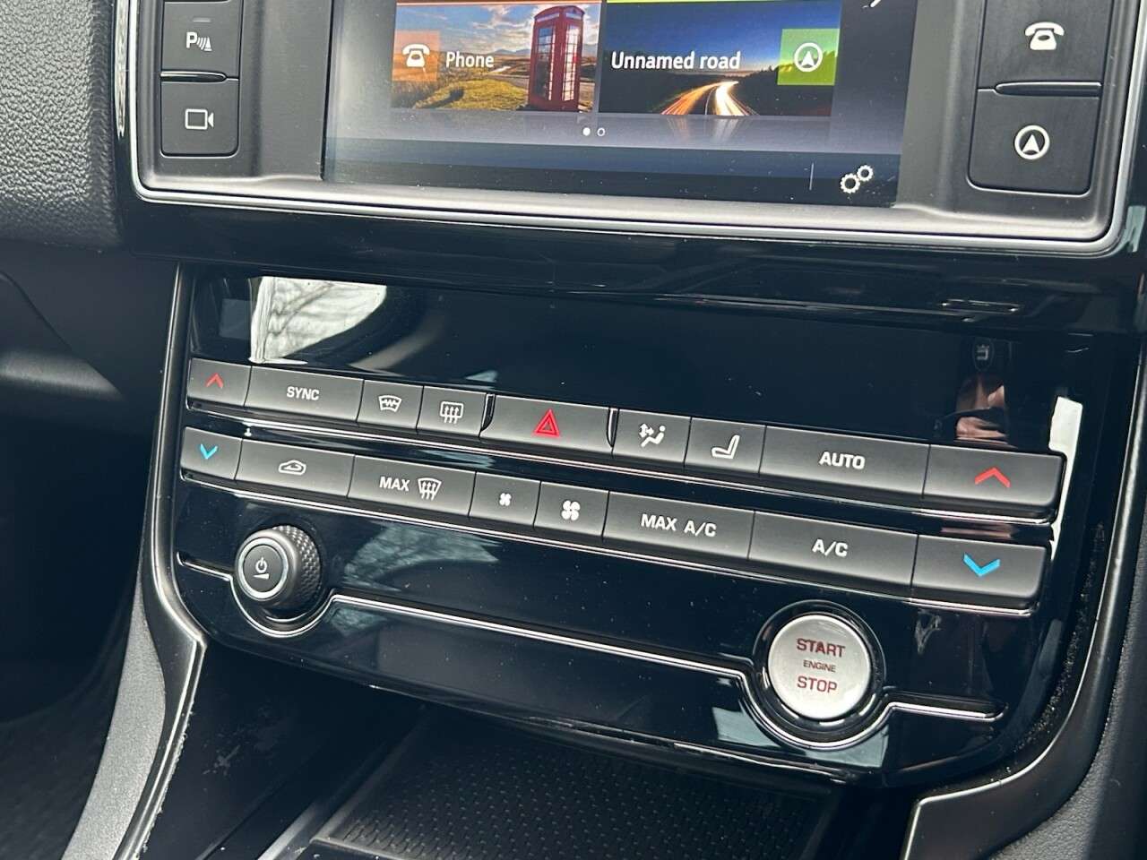 2017 JAGUAR XE 2017 JAGUAR XE