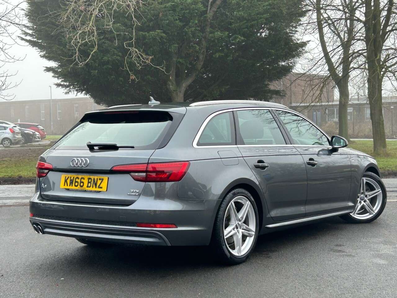 A 2016 AUDI A4 AVANT 3.0 TDI V6 S line Estate 5dr Diesel S Tronic quattro Euro 6 (s/s) (218 ps) A 2016 AUDI A4 AVANT 3.0 TDI V6 S line Estate 5dr Diesel S Tronic quattro Euro 6 (s/s) (218 ps)