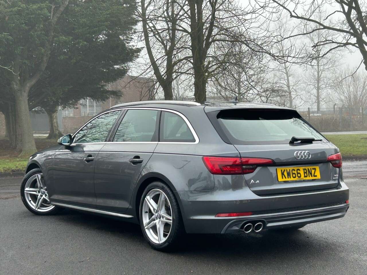 A 2016 AUDI A4 AVANT 3.0 TDI V6 S line Estate 5dr Diesel S Tronic quattro Euro 6 (s/s) (218 ps) A 2016 AUDI A4 AVANT 3.0 TDI V6 S line Estate 5dr Diesel S Tronic quattro Euro 6 (s/s) (218 ps)
