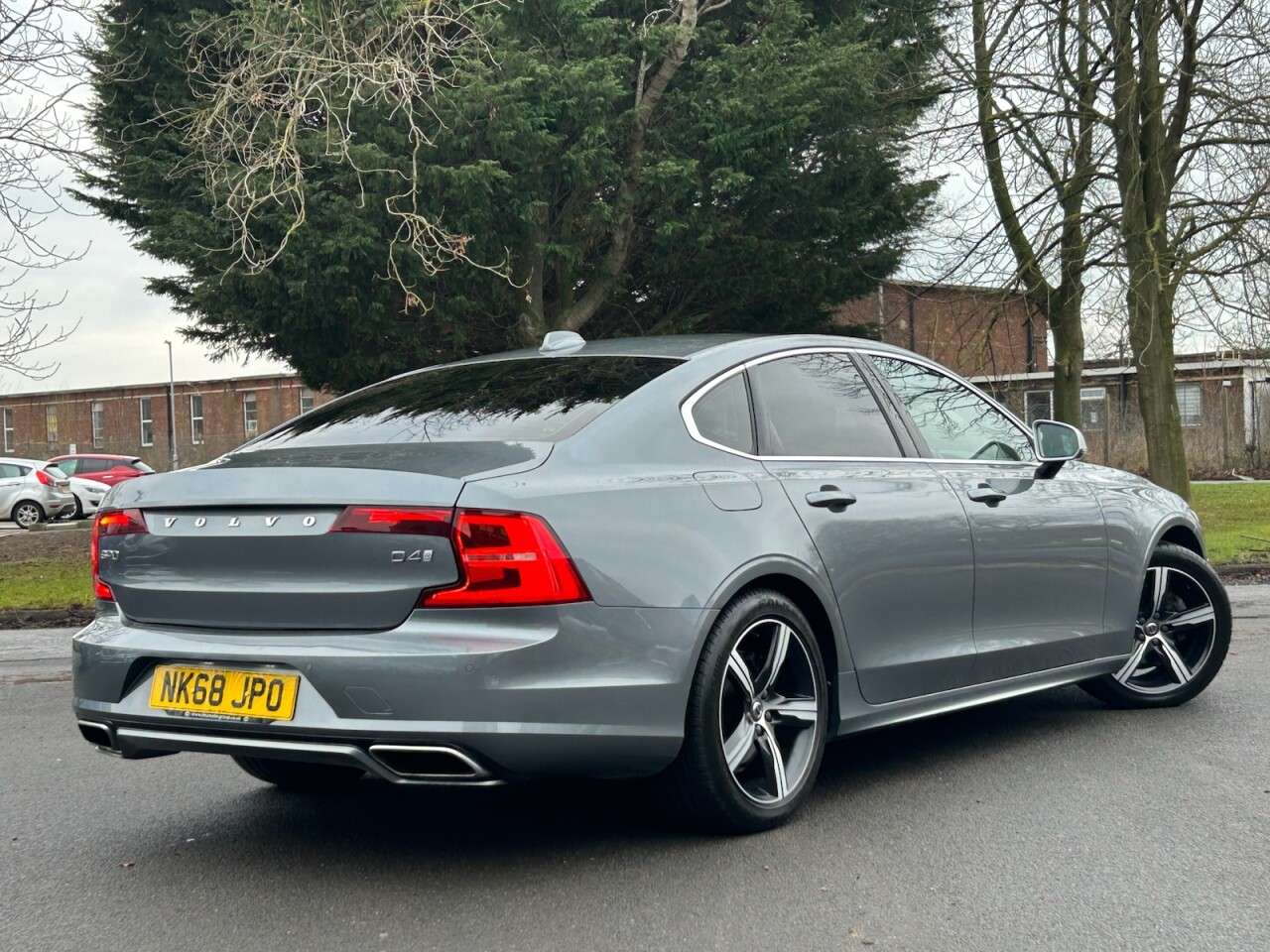 A 2018 VOLVO S90 2.0 D4 R-Design Saloon 4dr Diesel Auto Euro 6 (s/s) (190 ps) A 2018 VOLVO S90 2.0 D4 R-Design Saloon 4dr Diesel Auto Euro 6 (s/s) (190 ps)