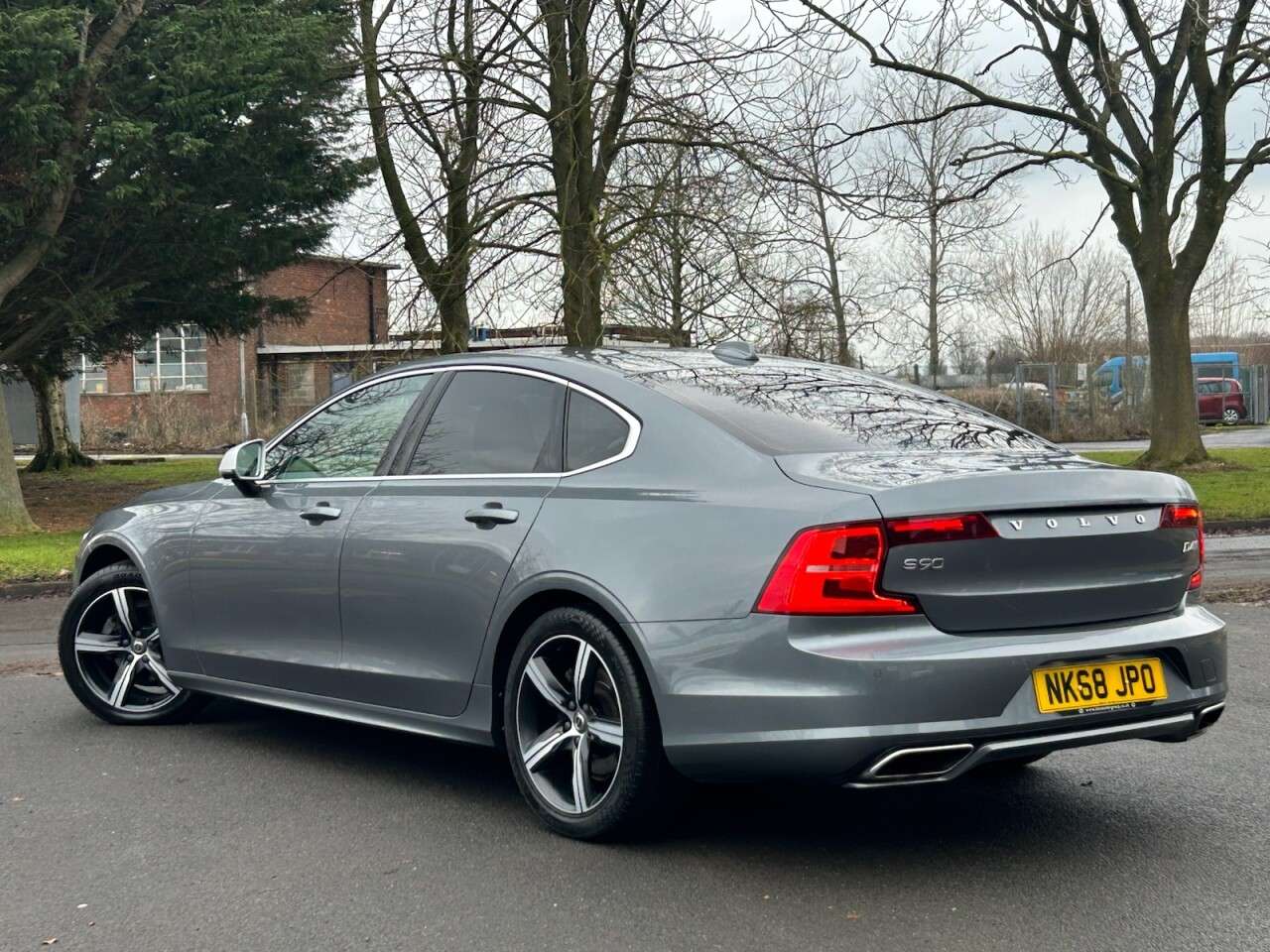 A 2018 VOLVO S90 2.0 D4 R-Design Saloon 4dr Diesel Auto Euro 6 (s/s) (190 ps) A 2018 VOLVO S90 2.0 D4 R-Design Saloon 4dr Diesel Auto Euro 6 (s/s) (190 ps)