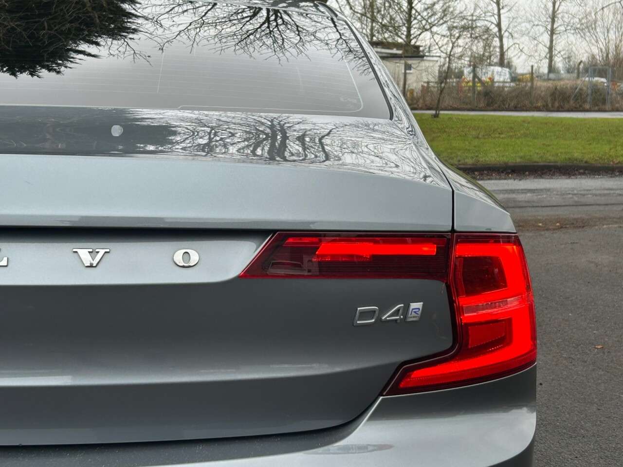 2018 VOLVO S90 2018 VOLVO S90