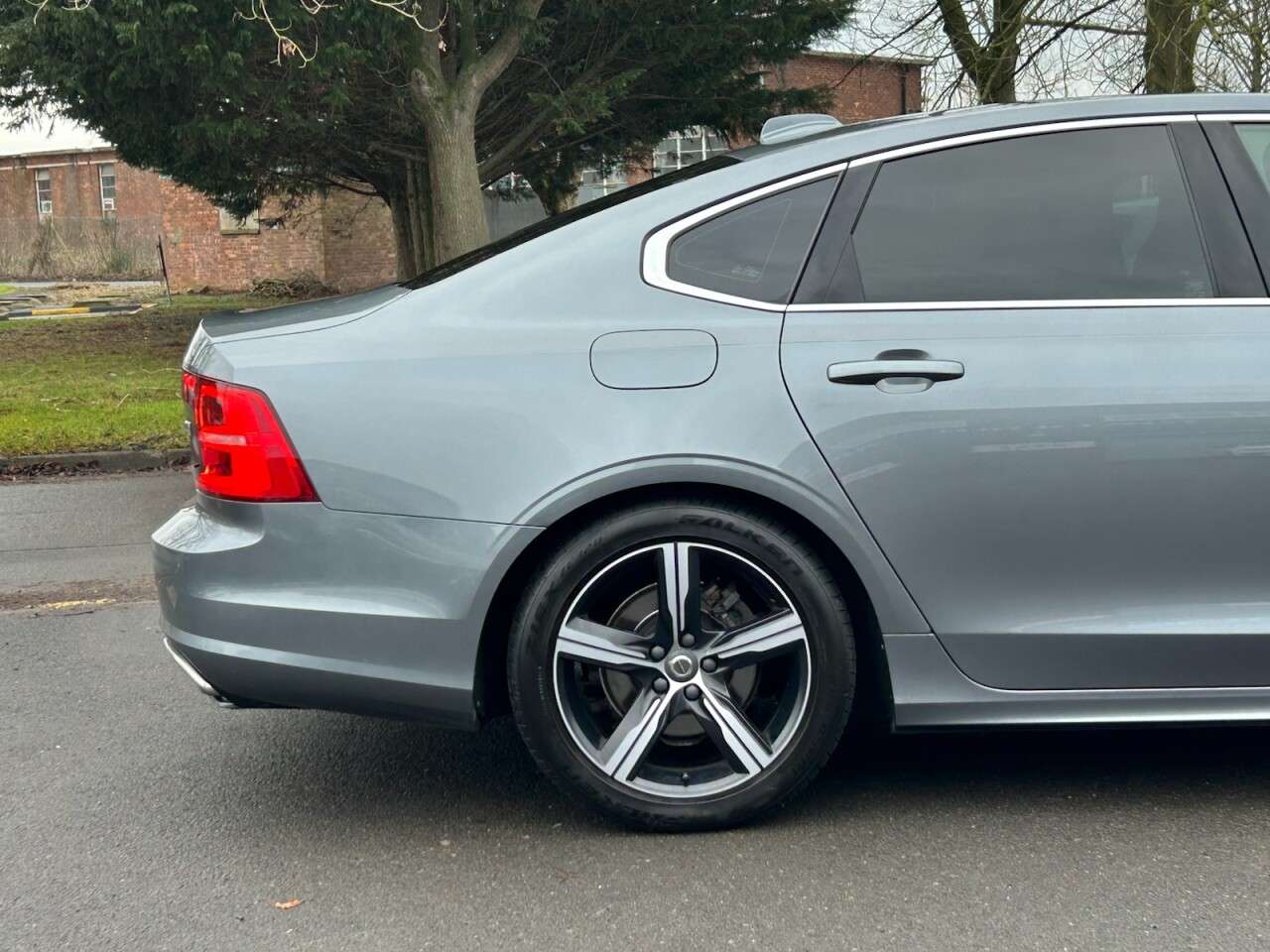 2018 VOLVO S90 2018 VOLVO S90