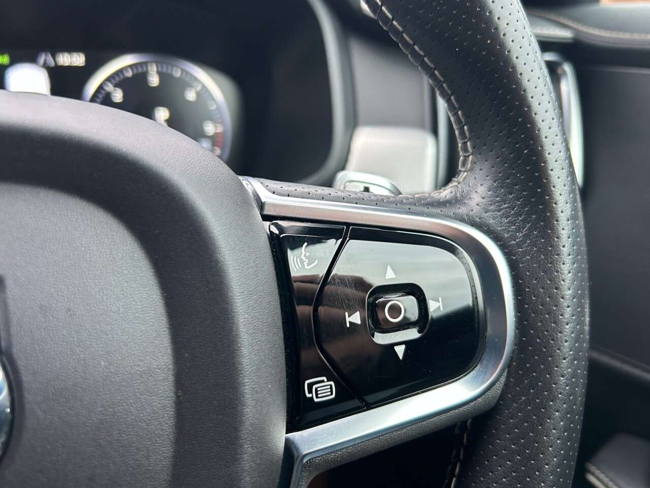 2018 VOLVO S90 2018 VOLVO S90