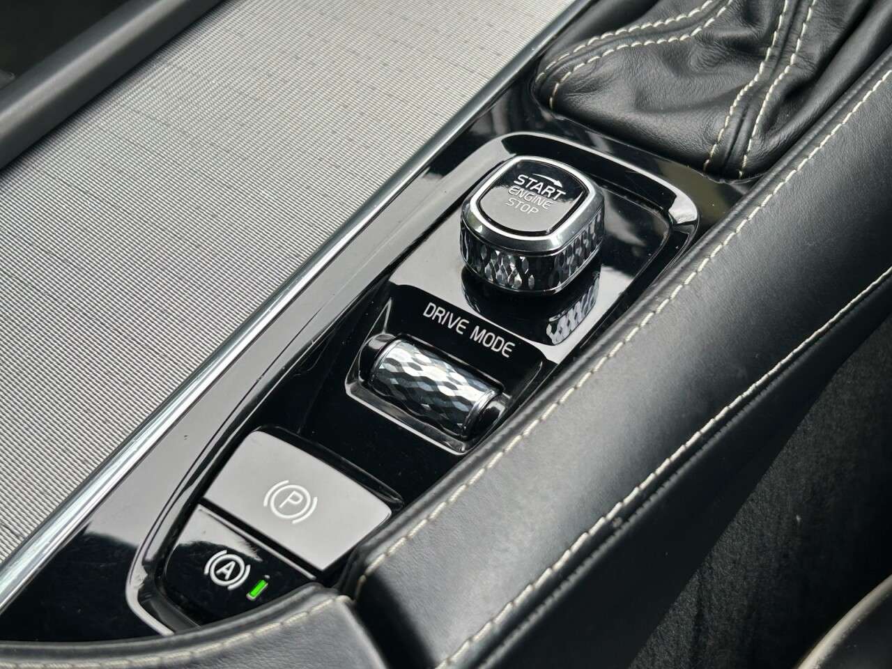 2018 VOLVO S90 2018 VOLVO S90