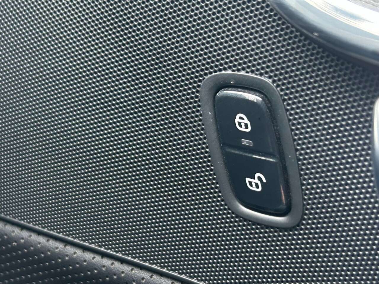 2018 VOLVO S90 2018 VOLVO S90