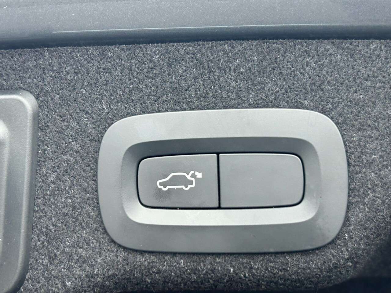 2018 VOLVO S90 2018 VOLVO S90