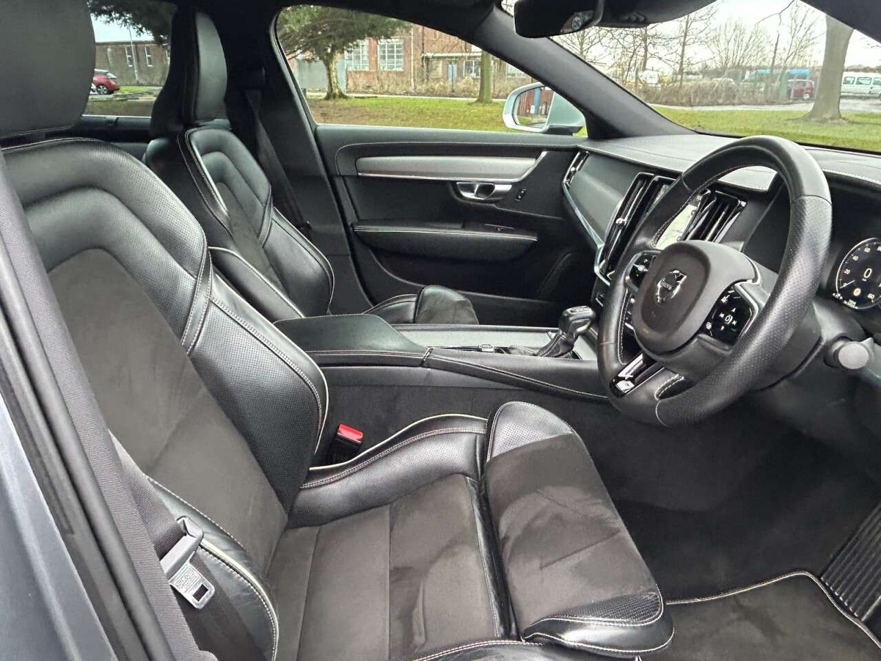 2018 VOLVO S90 2018 VOLVO S90