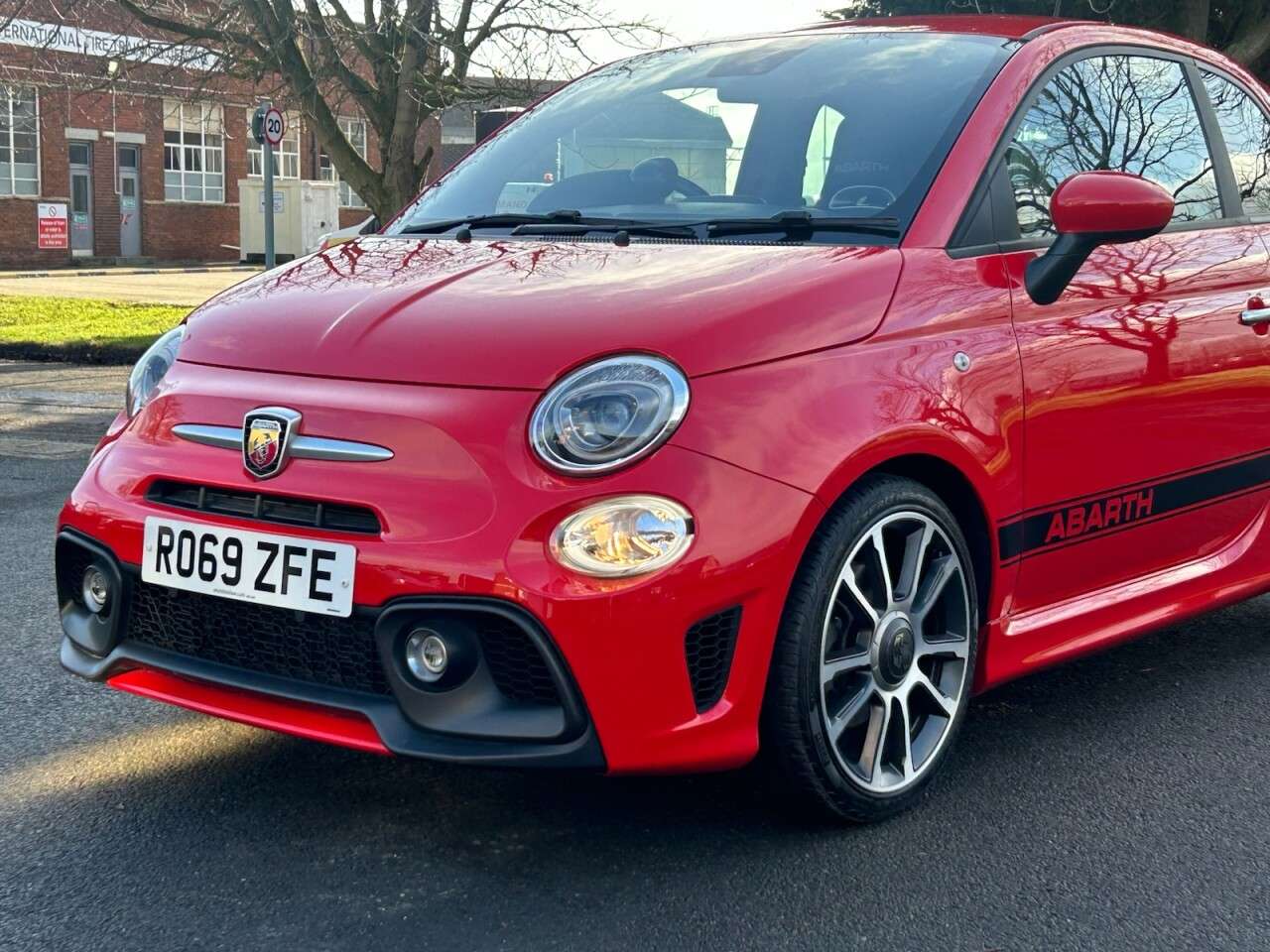 2019 ABARTH 595 2019 ABARTH 595