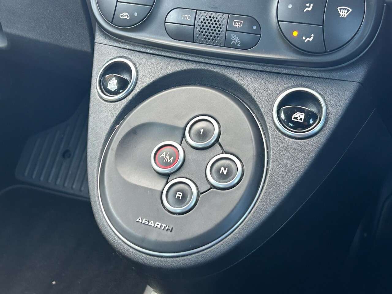 2019 ABARTH 595 2019 ABARTH 595