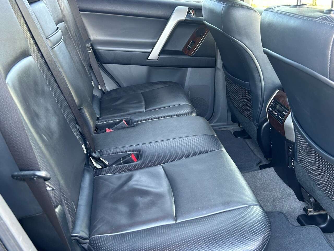 2012 TOYOTA LAND CRUISER 2012 TOYOTA LAND CRUISER