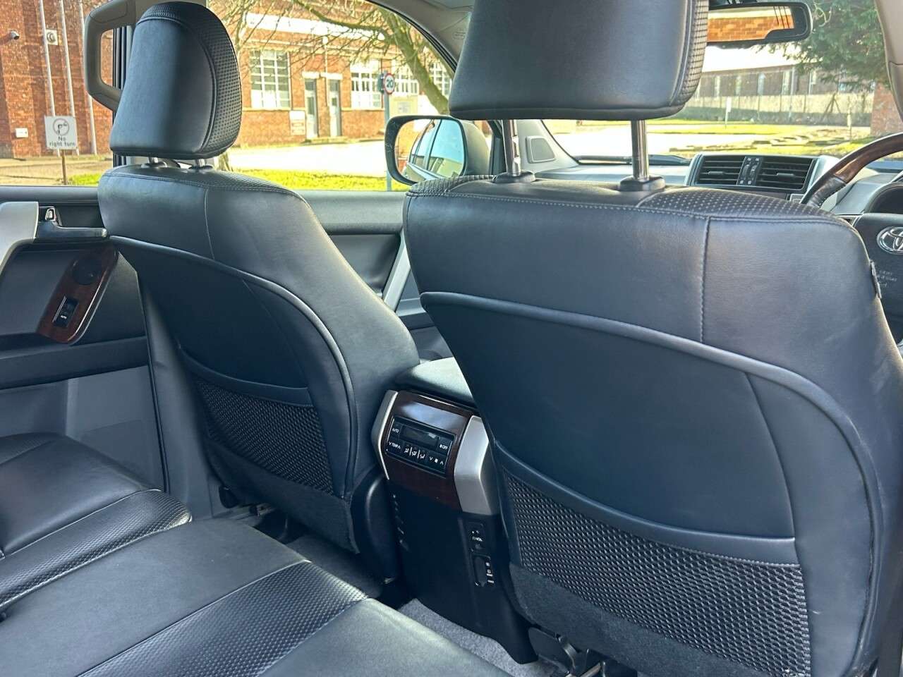 2012 TOYOTA LAND CRUISER 2012 TOYOTA LAND CRUISER