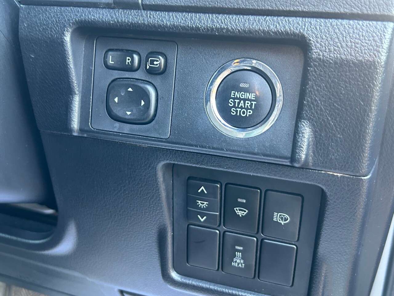 2012 TOYOTA LAND CRUISER 2012 TOYOTA LAND CRUISER