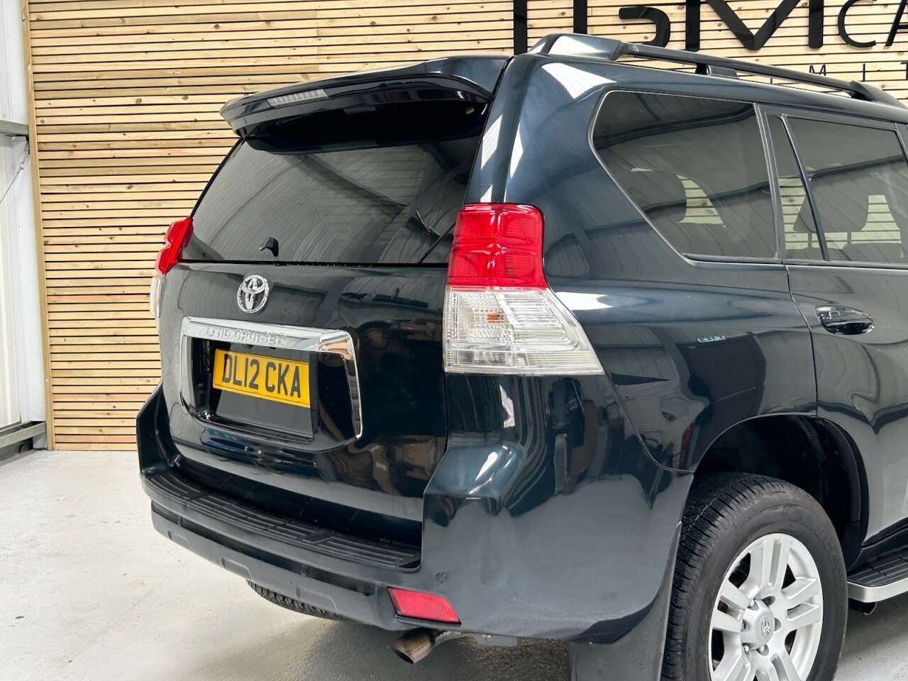 2012 TOYOTA LAND CRUISER 2012 TOYOTA LAND CRUISER