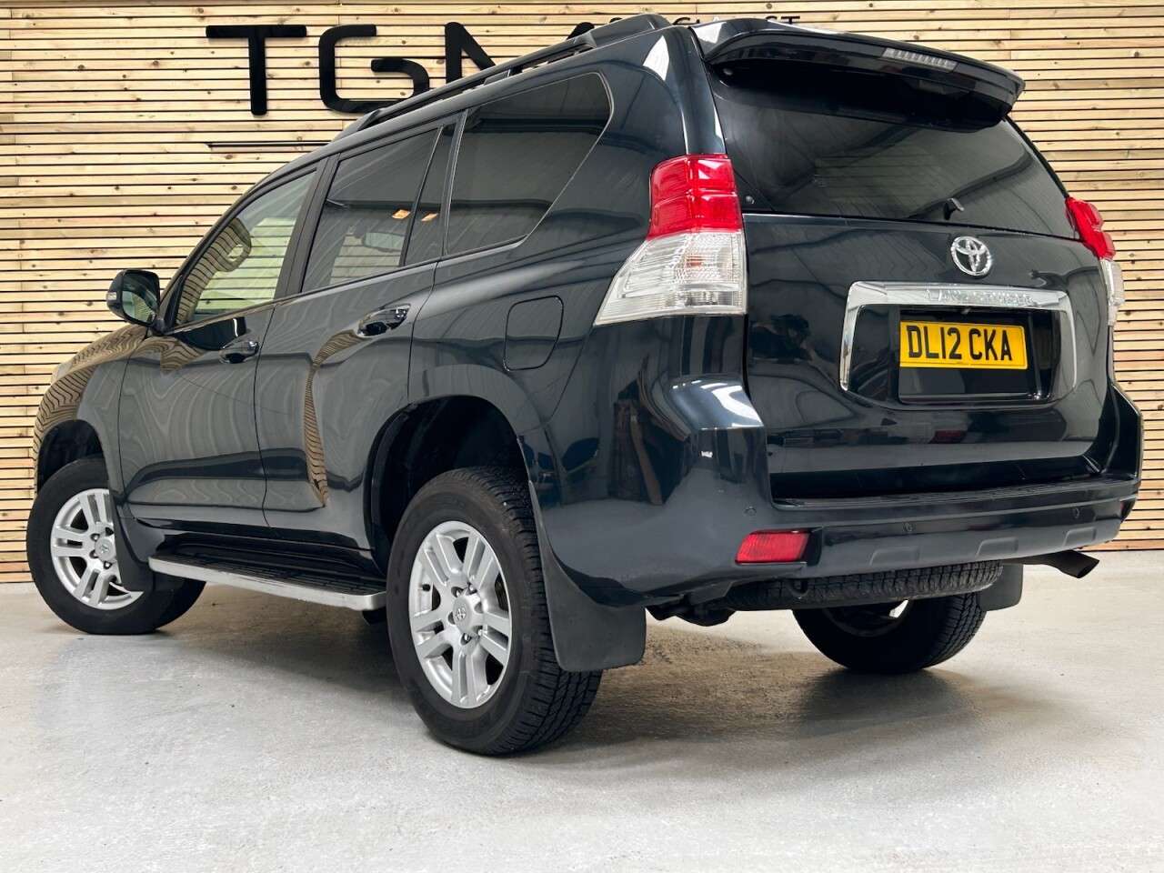 2012 TOYOTA LAND CRUISER 2012 TOYOTA LAND CRUISER