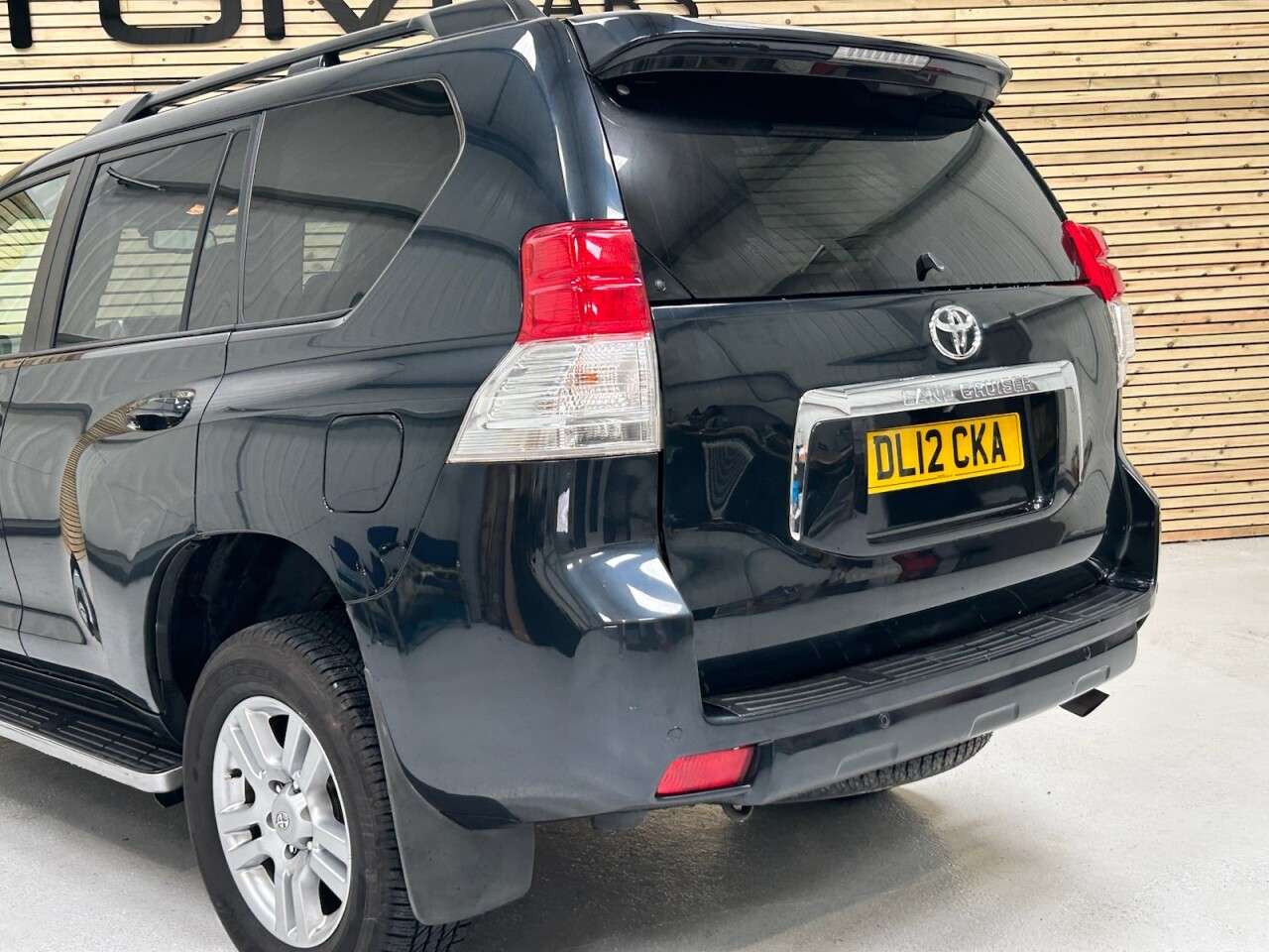 2012 TOYOTA LAND CRUISER 2012 TOYOTA LAND CRUISER