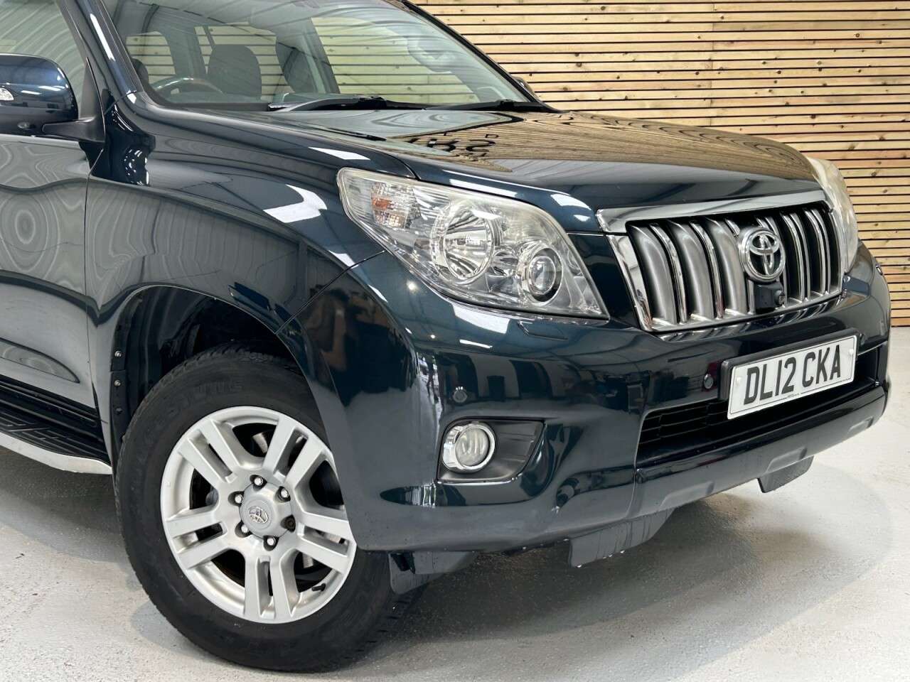 2012 TOYOTA LAND CRUISER 2012 TOYOTA LAND CRUISER