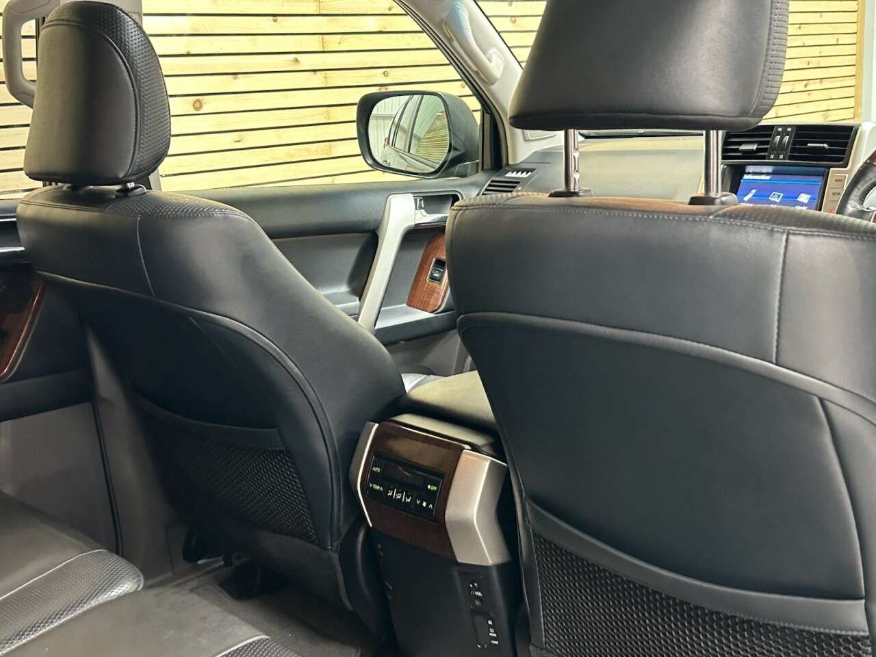2012 TOYOTA LAND CRUISER 2012 TOYOTA LAND CRUISER