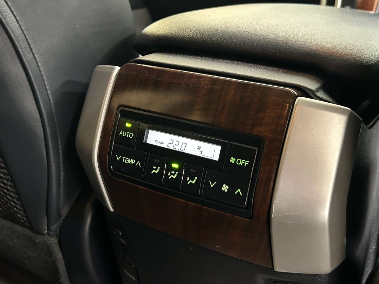 2012 TOYOTA LAND CRUISER 2012 TOYOTA LAND CRUISER