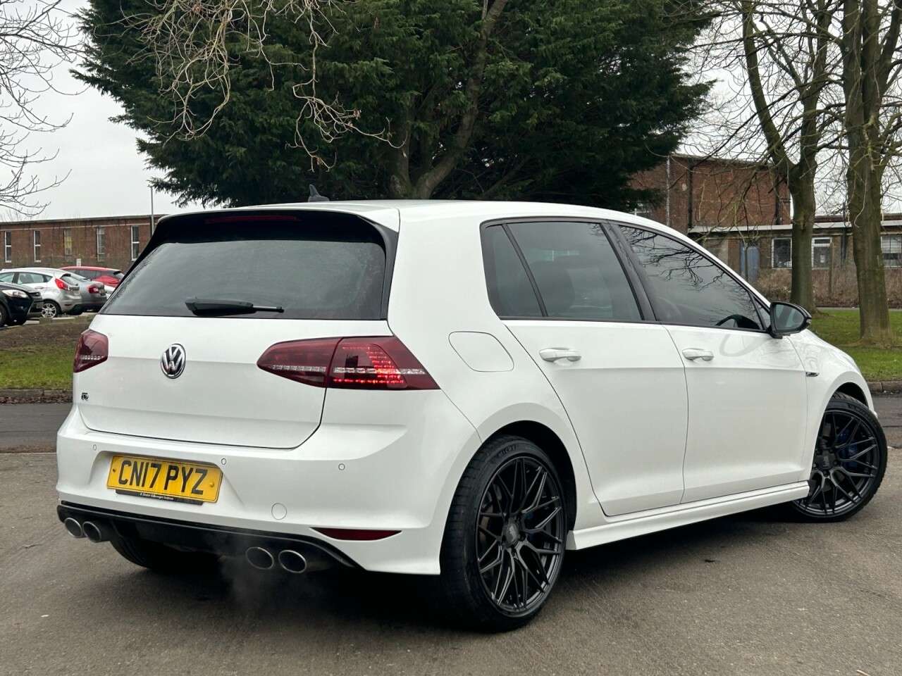 A 2017 VOLKSWAGEN GOLF 2.0 TSI BlueMotion Tech R Hatchback 5dr Petrol DSG 4Motion Euro 6 (s/s) (31 A 2017 VOLKSWAGEN GOLF 2.0 TSI BlueMotion Tech R Hatchback 5dr Petrol DSG 4Motion Euro 6 (s/s) (31