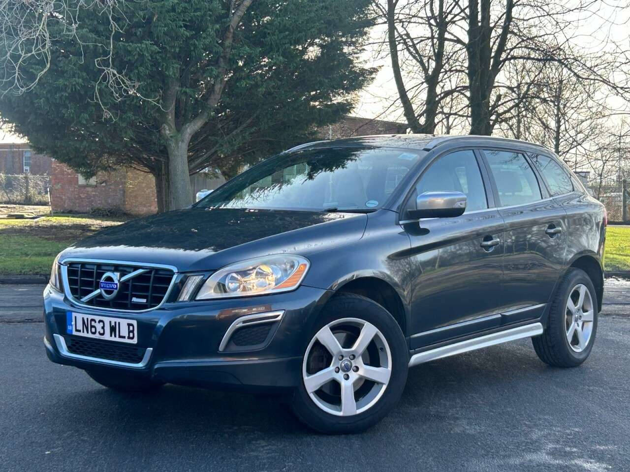 A 2013 VOLVO XC60 2.4 D5 R-Design Nav SUV 5dr Diesel Geartronic AWD Euro 5 (215 ps) 2 Owners, A 2013 VOLVO XC60 2.4 D5 R-Design Nav SUV 5dr Diesel Geartronic AWD Euro 5 (215 ps) 2 Owners,