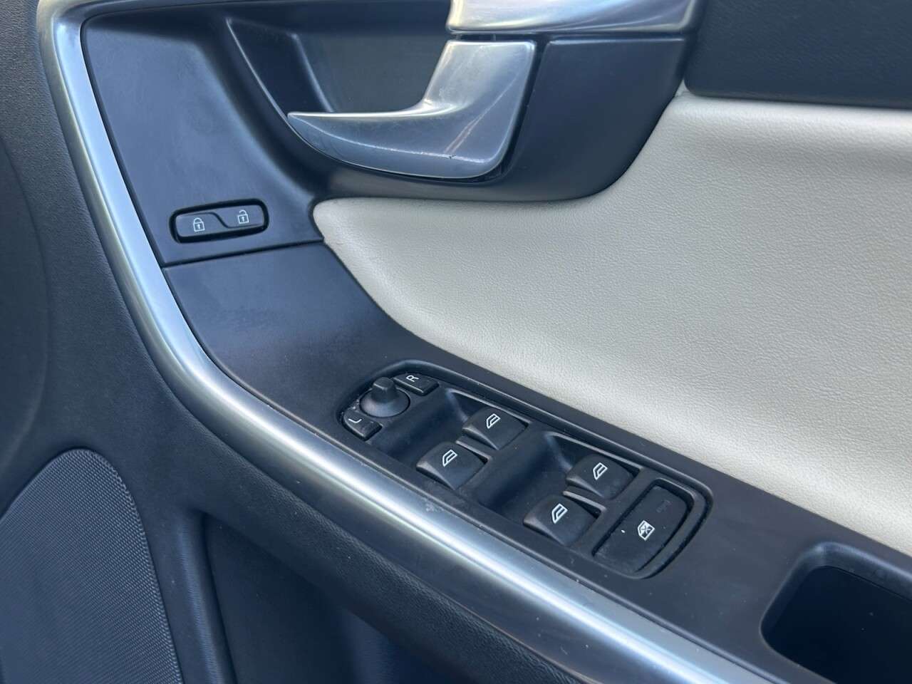 2013 VOLVO XC60 2013 VOLVO XC60