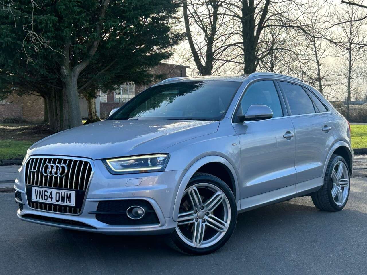 A 2014 AUDI Q3 2.0 TDI S line Plus SUV 5dr Diesel S Tronic quattro Euro 5 (s/s) (177 ps) A 2014 AUDI Q3 2.0 TDI S line Plus SUV 5dr Diesel S Tronic quattro Euro 5 (s/s) (177 ps)