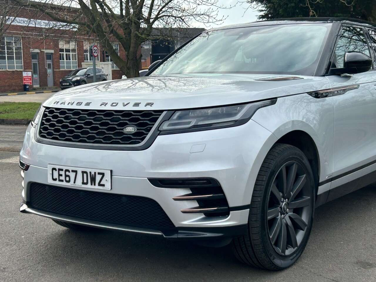 2017 LAND ROVER RANGE ROVER VELAR 2017 LAND ROVER RANGE ROVER VELAR