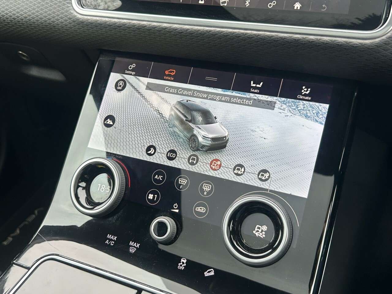 2017 LAND ROVER RANGE ROVER VELAR 2017 LAND ROVER RANGE ROVER VELAR