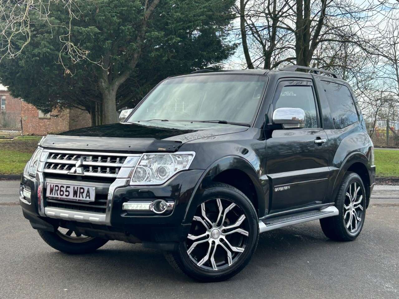 A 2015 MITSUBISHI SHOGUN 3.2 DI-DC Barbarian SUV 3dr Diesel Auto 4WD Euro 5 SWB (197 ps) A 2015 MITSUBISHI SHOGUN 3.2 DI-DC Barbarian SUV 3dr Diesel Auto 4WD Euro 5 SWB (197 ps)